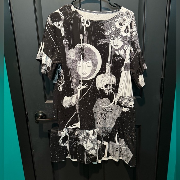 Blackmilk Dresses & Skirts - BlackMilk Austen’s Hamlet Friller Dress Medium